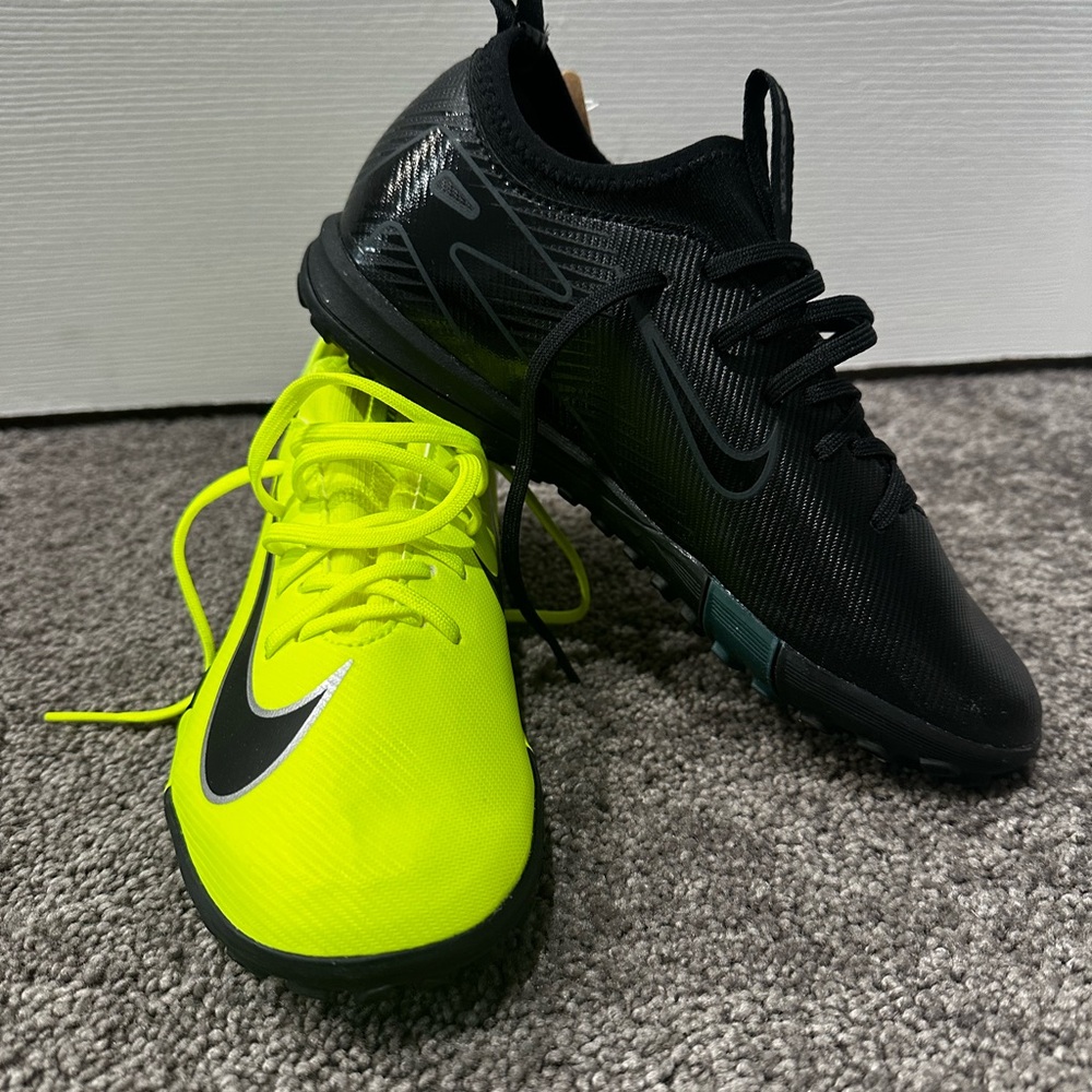 Nike Kids Neon Yellow & Black Turf Sneakers